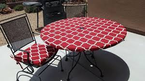 Round Fitted Tablecloth With 2 Umbrella