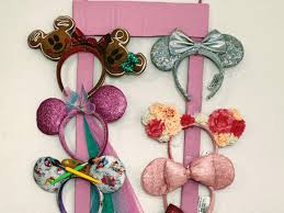Well you're in luck, because here they come. Diy Minnie Ears Headband Holder