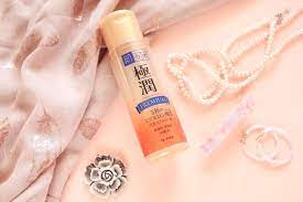 Moisturizing lotion contains tranexamic acid to help lighten and prevent the formation of dark spots, alongside vitamin c and e offer protection against free gallery. Hada Labo Gokujyun Premium Hyaluronic Acid Lotion J Beauty Review