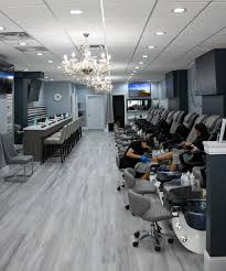 dluxe nail bar west opens south
