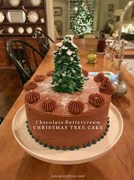 To help cut the pandoro into even layers, i first lined. Chocolate Buttercream Christmas Tree Cake Jenny Steffens Hobick