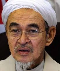 Born 26 november 1939) is a malaysian politician who served as prime minister of malaysia from 2003 to 2009. Happy Birthday Pak Lah 5 Things You Didn T Know Abdullah Badawi Did As Prime Minister