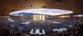 Das alte stadion letzigrund hatte ein fassungsvermögen von 23'605 plätzen, davon waren 12'000 gedeckte stehplätze und 11'605 sitzplätze (davon 9'167 gedeckt). Stadion Letzigrund Zurich Mitglieder Verein Swiss Stadia And Arena