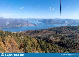 Die arbeiten kosteten 4 millionen euro, für die. Lago Maggiore Aus Der Seilbahn Stresa Norditalien Stockfoto Bild Von Aerial Szenisch 164813522