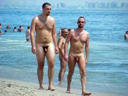 Nackte männer am strand