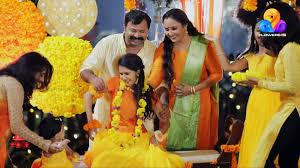 The show premiered on 14 december 2015.1 the sitcom depicts events in the life of balachandran thampi, his wife neelima. Uppum Mulakum à´²à´š à´š à´µ à´¨ à´± à´•à´² à´¯ à´£ Facebook