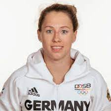 Olympische medaille / glückliche familie Sarah Kohler Team Deutschland