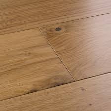 There are a lot of different reasons to invest in engineered wood flooring. W By Woodpecker American Light Oak Engineered Wood Flooring 1 5m2 Wickes Co Uk