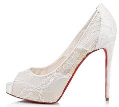 Da jimmy choo a chanel, da louboutin a giuseppe zanotti, vediamo insieme quali sono le scarpe da sposa di lusso più belle dalle nuove collezioni! Scarpe Da Sposa Firmate Dai Migliori Marchi Modelli Top 2021 Beautydea
