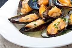 Can you eat 2 day old mussels?