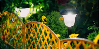 7 Best Solar Lights For Gardens Uk