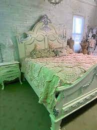 Romantic Victorian Queen King Bed