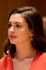 Anne jacqueline hathaway is an american actress, voice actress, and singer, known for roles such as playing andrea sachs in the devil wears prada , selina kyle/catwoman in the dark knight rises , and fantine in the 2012 film les misérables. Anne Hathaway Wikipedia