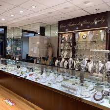 costume jewelry in fashion district