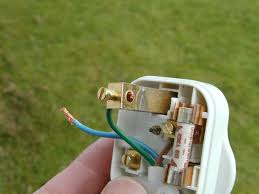 Eventually, this stretches out the cord wires and separates the sheathing, or outer jacket, from the plug, exposing the cord wires. How To Wire A Plug Correctly And Safely In 9 Easy Steps Dengarden