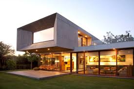 U Shaped House With Glass Lower Floor