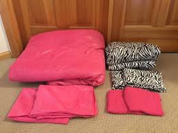 Queen Pink Comforter Set With Black