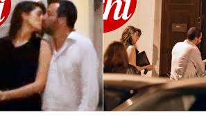 Perché pubblicare una foto così intima? Elisa Isoardi E Matteo Salvini Vanno A Convivere Ecco La Nuova Casa A Roma Dilei