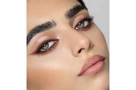 chocolate eye makeup trend