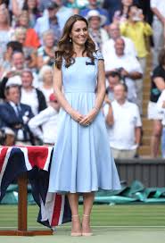 Once she was bound for royalty her look metamorphosed into the epitome of proper style. Kate Middleton S Best Outfits Ever Kate Middleton Style Gallery