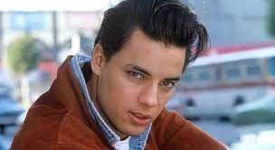 Ivor neville nick kamen is an english male model, songwriter and musician, and brother of session guitarist chester kamen and artist. 957xnn Hvnza1m