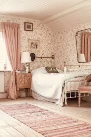 decorate a vintage style bedroom