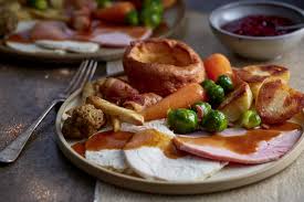 Some families have ham or roast. Aldi Selling Christmas Dinner In A Box With Turkey And All The Trimmings For Two For Less Than 10 Daily Record
