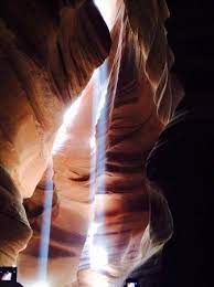 upper antelope canyon light beams