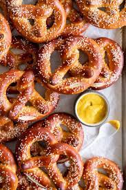 soft pretzels with cheese dip