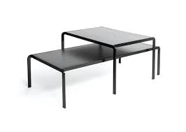 A black metal frame adds style and durability to this coffee table with a lift top. Elbow Table Set Black Oak Caussa