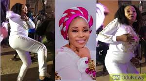 Listen to albums and songs from tope alabi. Tope Alabi Is There A Gospel Dance Step