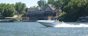 boating at the lake of the ozarks the