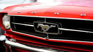 history behind the ford mustang logo