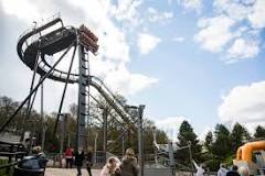 Is Alton Towers the biggest theme park in the UK?