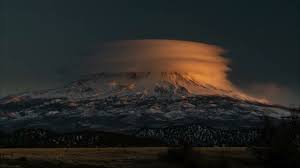 Mesmerizing Timelapse Shows Clouds Swirling Around Mount Shasta - YouTube