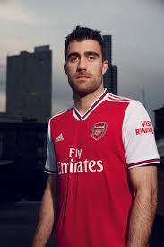 This official arsenal fc jersey by puma has the club crest fully embroided on the chest and has contrasting navy blue side panels. Arsenal 2019 20 Home Kit By Adidas Official Look Hypebeast