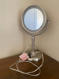 light up makeup mirror two levels of