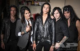 on se moments with black veil brides