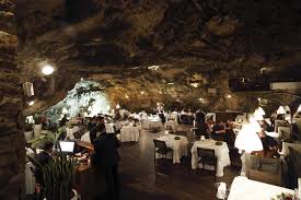 Салат пещера 300 гр (телятина, грибы, помидоры, баклажаны, болгарский перец, зелень) 470р. Restorant V Pesherata Eva Bg