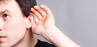 Pautas a los sanitarios para hablar con personas con sordera