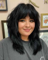 8 fringe haircut ideas for round faces