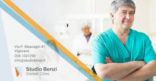 Studio BENZI Dental Clinic - #LoStaff – Dr. RICCARDO BENZI Specializzato in Odontostomatologia, Parodontologia e Implantologia è stato tra i primi a lavorare sul carico immediato ed in seguito tra i primissimi
