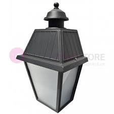 Outdoor Traditional Wall Lights