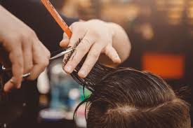 La coiffure vous intéresse mais vous souhaitez vous spécialiser dans le métier de barbier ? Le Metier De Coiffeur A Domicile