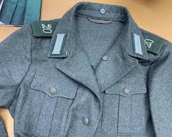 Geplaatst door @elsenaumilitaria: Reproduction -Feldbluse M33 Made of  bluish wool and cotton lining. #reproduction #wwii #heer #prewar #feldbluse  #german #ww2 #reenacting #wehrmacht #reich #3reich #m33 #worldwar2  #elsenaumilitaria #history #1933 ...