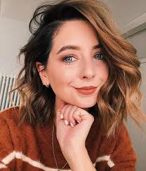 Zoella (zoe sugg) hasn't uploaded in a year, so what happened to zoella? Zoella Fans Are Not Impressed With Her New Book Which Offers Tips On How To Make A Sandwich Stellar