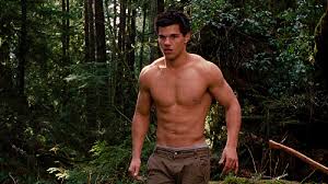 Taylor lautner was 15 in twilight when he played the character 'jacob black'. We Love Hot Guys Taylor Lautner Shirtless In Twilight