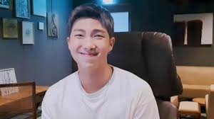 September 1994 in ilsan, südkorea), seit november 2017 bekannt als rm (früher rap monster), . Bts When Rm Was Asked To Pick Between Continuing As K Pop Group S Leader And Going Solo Hindustan Times