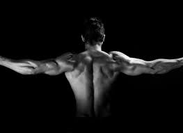 V型背肌,背部肌肉,V型背肌驚艷全場！４組健身秘訣給你誘人的背影