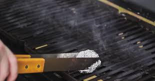 2 quick ways to clean your grill